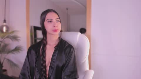    online show from 11/04/25, 12:15