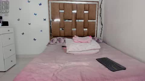 Kendall ewers online show from 02/19/26, 01:45