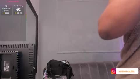 kendallbleer online show from 10/13/25, 11:43