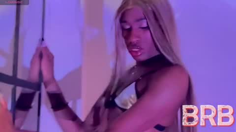 kendallgil_ online show from 10/27/25, 05:00