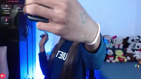 kendallgil_ online show from 01/06/26, 02:59