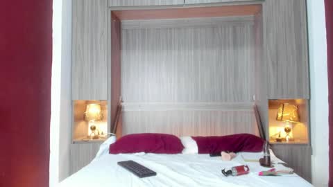 Snapshot of kendallrosse1 chatting on 02/13/25, 05:44 Kendal online show from 02/13/25, 05:44