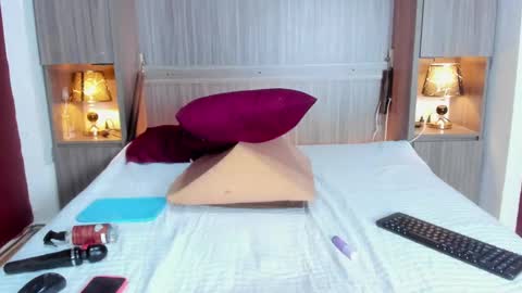 Snapshot of kendallrosse1 chatting on 03/11/25, 03:12 Kendal online show from 03/11/25, 03:12