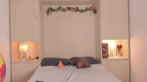 Snapshot of kendallrosse1 chatting on 10/11/25, 12:15 Kendal online show from 10/11/25, 12:15