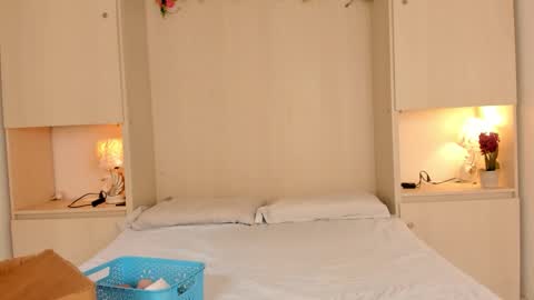 Kendal online show from 03/19/26, 12:09