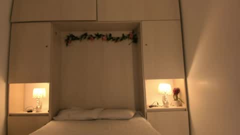 Snapshot of kendallrosse1 chatting on 05/03/26, 12:22 Kendal online show from 05/03/26, 12:22