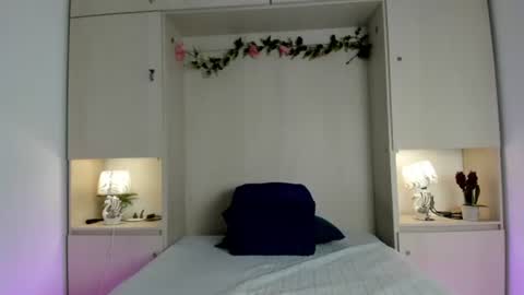Snapshot of kendallrosse1 chatting on 08/02/26, 12:58 Kendal online show from 08/02/26, 12:58