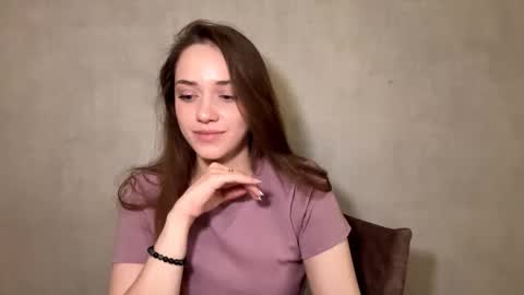 Snapshot of kendaweekey chatting on 10/10/25, 10:14 Nicole online show from 10/10/25, 10:14