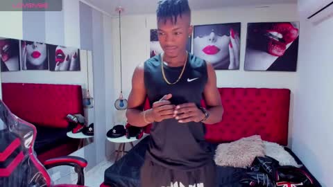 Snapshot of kender21_ chatting on 01/19/25, 12:50 Kender online show from 01/19/25, 12:50