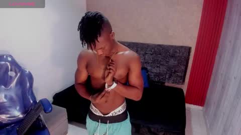 Snapshot of kender21_ chatting on 01/22/25, 01:42 Kender online show from 01/22/25, 01:42