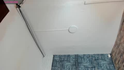 Snapshot of kender21_ chatting on 02/14/25, 08:15 Kender online show from 02/14/25, 08:15