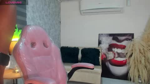 Snapshot of kender21_ chatting on 12/18/25, 09:21 Kender online show from 12/18/25, 09:21