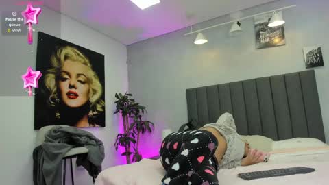 Kendra London online show from 04/22/26, 09:44