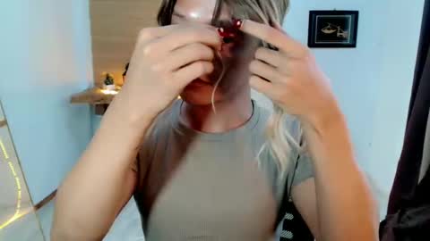 kendra_lunaxx online show from 05/27/26, 10:18