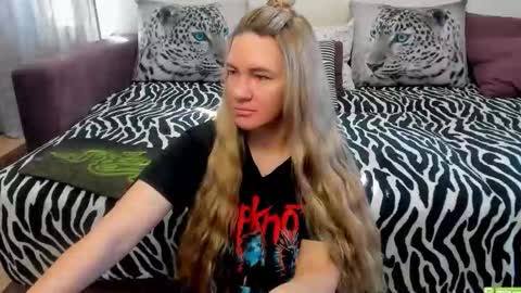 Kendra online show from 09/09/25, 01:49