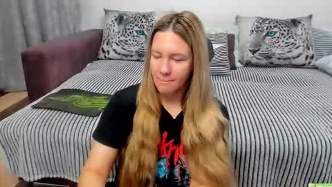 Kendra online show from 10/09/25, 01:25