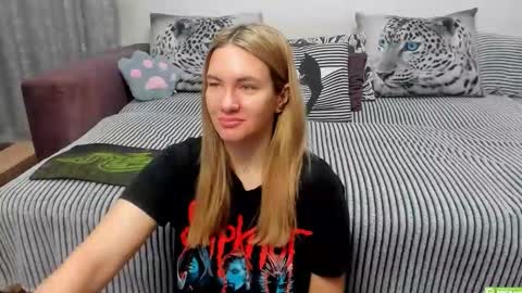 Kendra online show from 11/25/25, 11:38