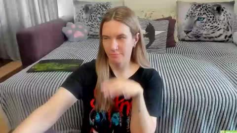 Kendra online show from 05/18/26, 04:29