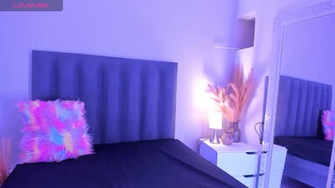 kendrachavez_ online show from 12/04/25, 09:45