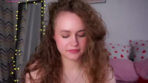 Kira online show from 04/16/26, 10:34