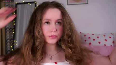 Kira online show from 04/22/26, 10:44