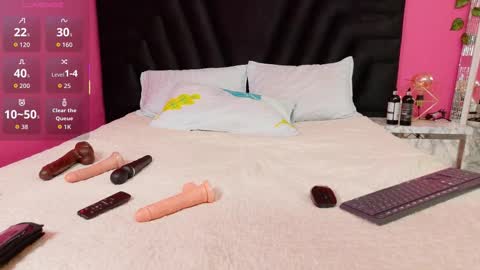 Kendra Foster online show from 11/18/25, 02:28