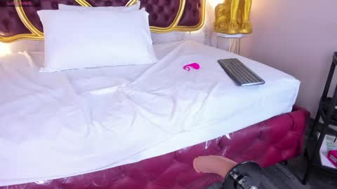 Kendral  online show from 04/16/26, 04:35