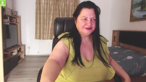 Snapshot of kendrasecrets chatting on 12/13/25, 07:53 Kendra online show from 12/13/25, 07:53