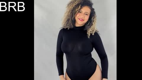 kenia_thompsom01 online show from 05/15/26, 08:54