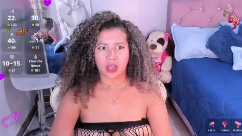 Snapshot of kenia_thompson01 chatting on 02/19/25, 09:14 01 online show from 02/19/25, 09:14