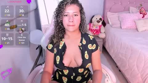 Snapshot of kenia_thompson01 chatting on 03/03/25, 06:33 01 online show from 03/03/25, 06:33