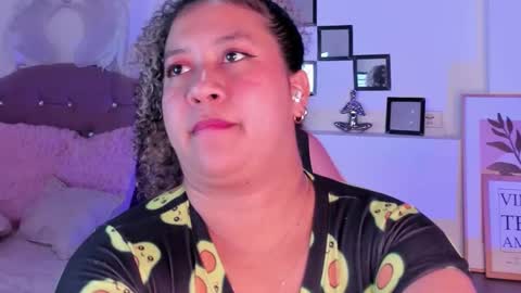 Snapshot of kenia_thompson01 chatting on 09/30/25, 06:35 01 online show from 09/30/25, 06:35