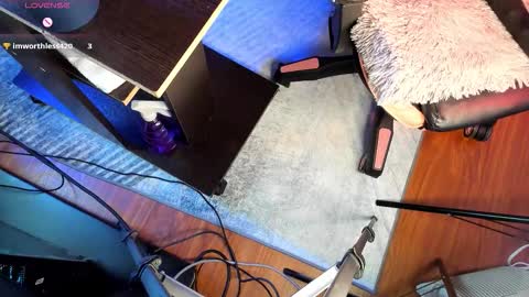 Snapshot of kenia_thompson01 chatting on 11/27/25, 03:36 01 online show from 11/27/25, 03:36