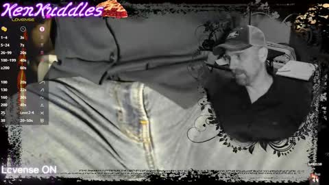 Snapshot of kenkuddles chatting on 09/27/25, 03:33 Ken Kuddles online show from 09/27/25, 03:33