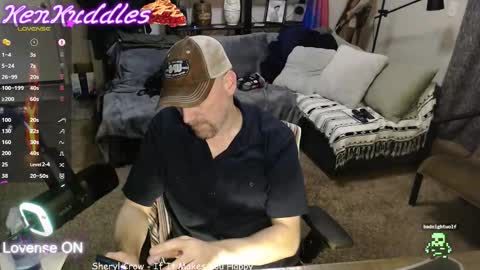 Snapshot of kenkuddles chatting on 11/10/25, 12:31 Ken Kuddles online show from 11/10/25, 12:31