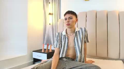 Snapshot of kenny_hank chatting on 07/04/26, 03:45 kenny_hank online show from 07/04/26, 03:45