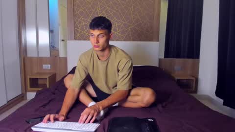 Peter     online show from 02/09/25, 01:35