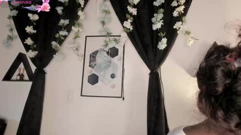 Snapshot of kentha_mitchellss chatting on 04/24/26, 10:39 KENTHA online show from 04/24/26, 10:39