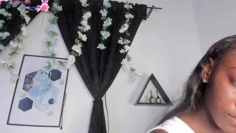 Snapshot of kentha_mitchellss chatting on 05/13/26, 11:29 KENTHA online show from 05/13/26, 11:29