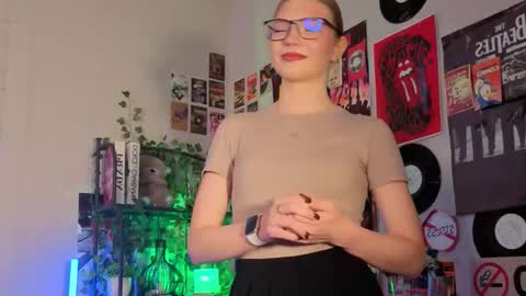 Lisa online show from 12/22/25, 09:06