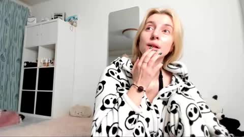 Kenzie online show from 01/18/25, 05:10