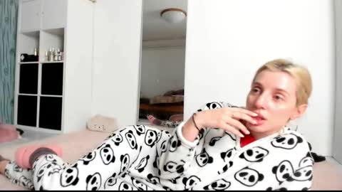 Kenzie online show from 02/24/25, 06:16