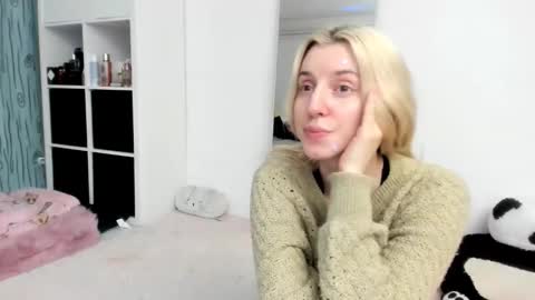 Kenzie online show from 02/08/26, 02:42