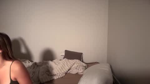 kenziesmithh online show from 09/19/25, 07:36