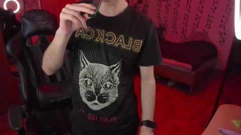 Looking for a moderator I PVT IS OPEN online show from 12/15/25, 11:03