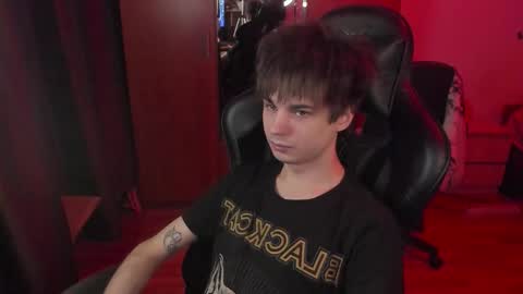 Looking for a moderator I PVT IS OPEN online show from 02/19/26, 03:08