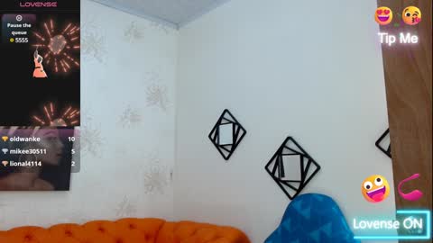Snapshot of kerly_doll chatting on 01/03/25, 09:36 K E R L Y online show from 01/03/25, 09:36