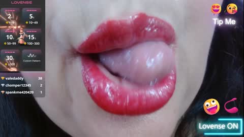 Snapshot of kerly_doll chatting on 01/07/25, 05:09 K E R L Y online show from 01/07/25, 05:09