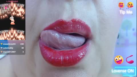 Snapshot of kerly_doll chatting on 01/07/25, 08:10 K E R L Y online show from 01/07/25, 08:10