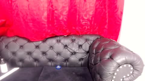 Snapshot of kerly_doll chatting on 01/14/25, 09:20 K E R L Y online show from 01/14/25, 09:20